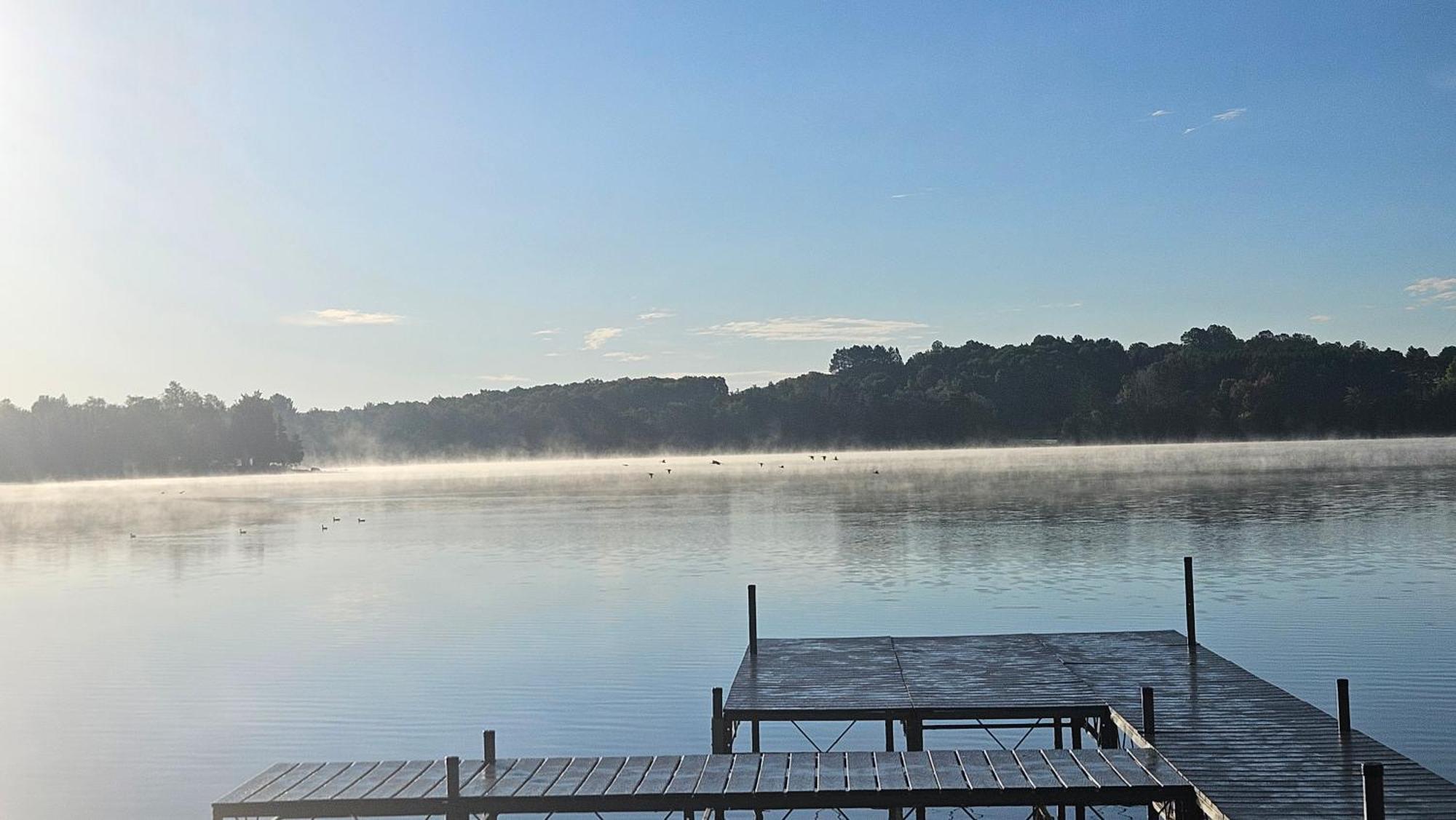 Iron River Lakeshore Motel Ice Lake מראה חיצוני תמונה