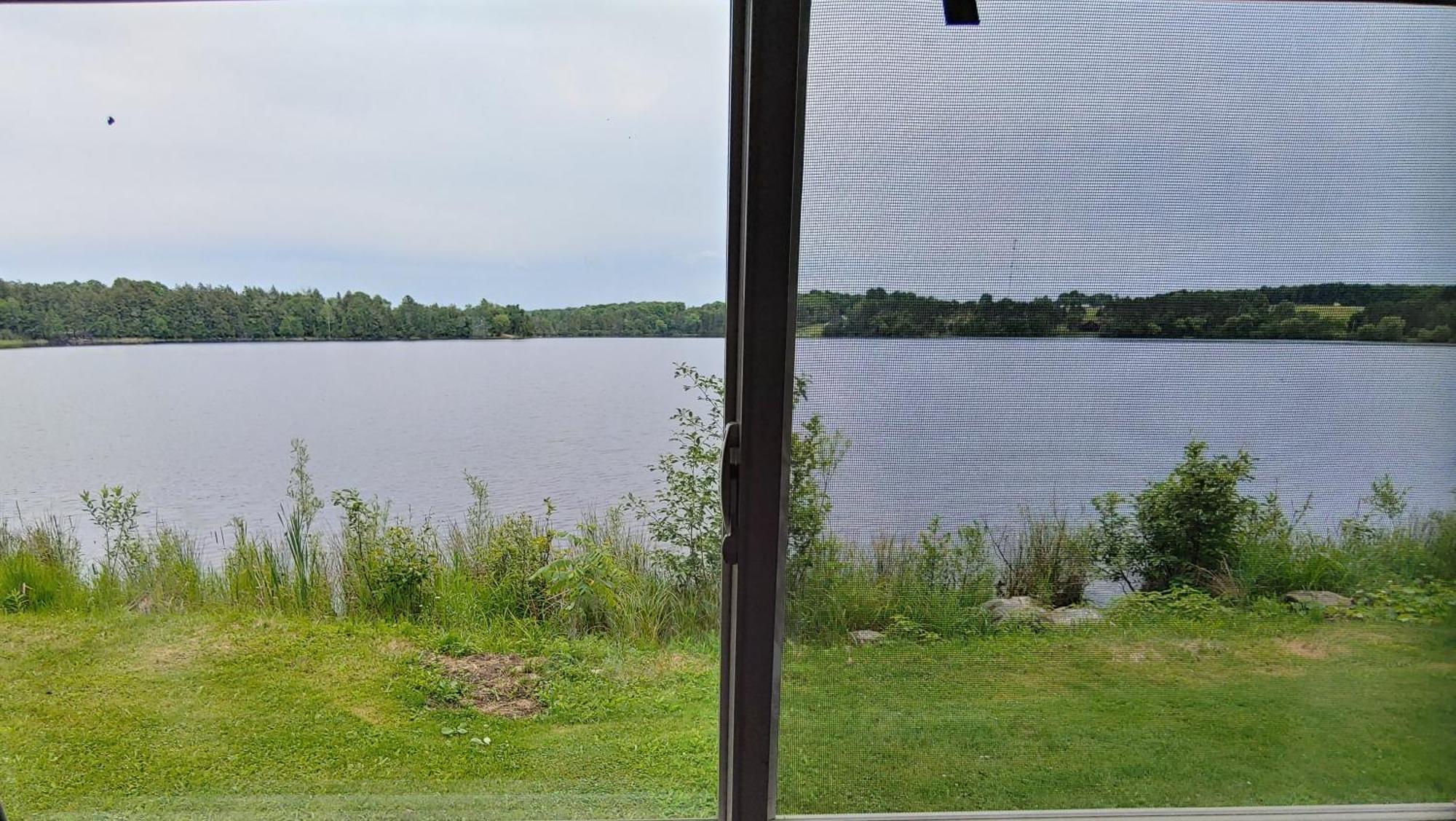 Iron River Lakeshore Motel Ice Lake מראה חיצוני תמונה