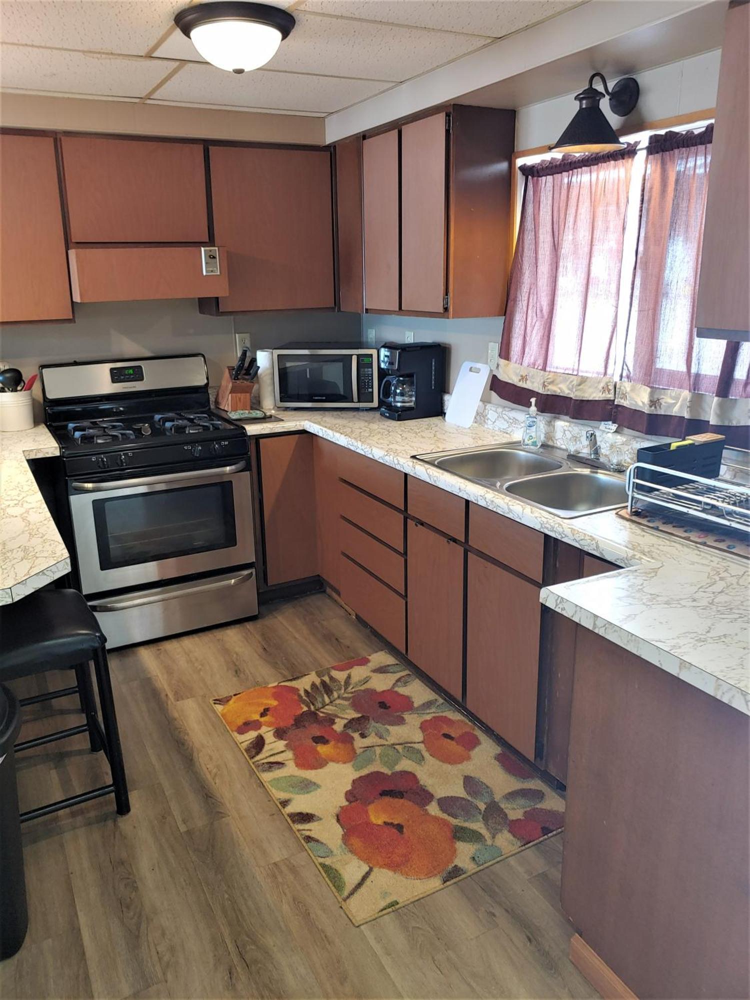 Iron River Lakeshore Motel Ice Lake מראה חיצוני תמונה